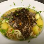 Deftige Gulaschsuppe selber machen – Omas Rezept